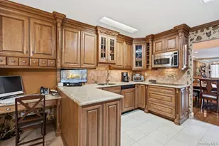 44 Country Club Dr, Jericho, NY 11753 - Photo 16