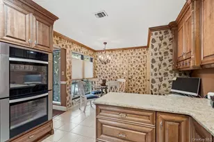 44 Country Club Dr, Jericho, NY 11753 - Photo 14