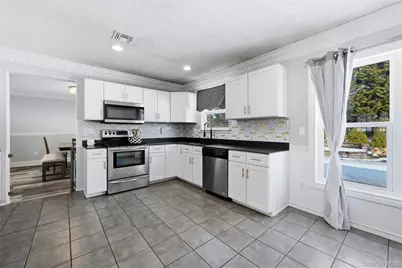 7 Harwood Way, Coram, NY 11727 - Photo 12