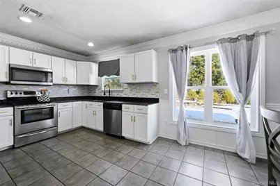 7 Harwood Way, Coram, NY 11727 - Photo 10