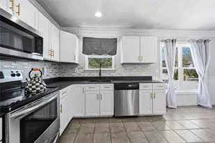 7 Harwood Way, Coram, NY 11727 - Photo 8