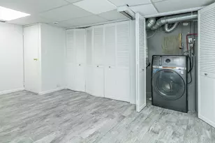 78 Santa Barbara Dr, Plainview, NY 11803 - Photo 30