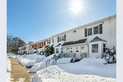 78 Santa Barbara Drive, Plainview, NY 11803 - Photo 2