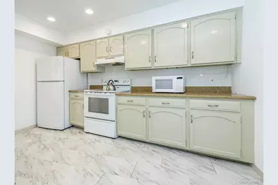 78 Santa Barbara Drive, Plainview, NY 11803 - Photo 8