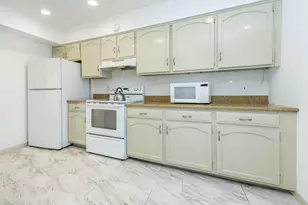 78 Santa Barbara Dr, Plainview, NY 11803 - Photo 8