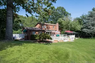 219 Burrs Ln, Dix Hills, NY 11746 - Photo 30