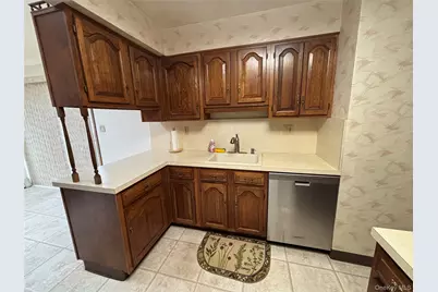 660 Hewlett Street, Franklin Square, NY 11010 - Photo 8