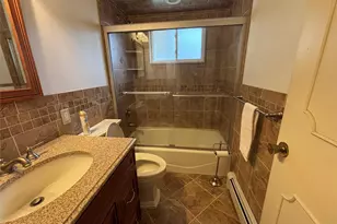 660 Hewlett St, Franklin Square, NY 11010 - Photo 18