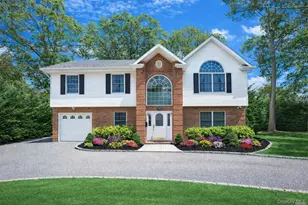 1295 Wilson Pl, West Islip, NY 11795 - Photo 2