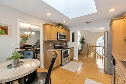 1295 Wilson Place, West Islip, NY 11795 - Photo 10