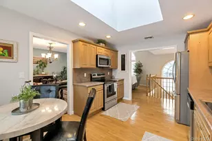 1295 Wilson Pl, West Islip, NY 11795 - Photo 10