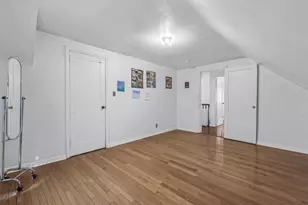 38 Leslie Ln, New Hyde Park, NY 11040 - Photo 14