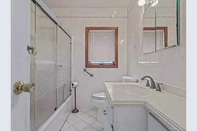 38 Leslie Lane, New Hyde Park, NY 11040 - Photo 10