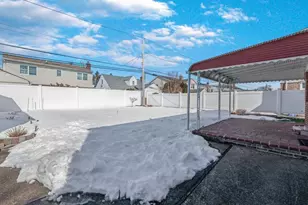 38 Leslie Ln, New Hyde Park, NY 11040 - Photo 20