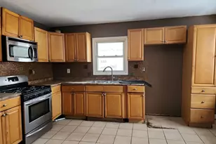 34 Pineview Blvd, Central Islip, NY 11722 - Photo 8