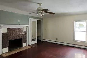 34 Pineview Blvd, Central Islip, NY 11722 - Photo 12