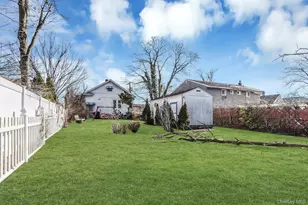 398 Babylon Turnpike, Freeport, NY 11520 - Photo 18