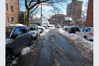 445 W 240th Street #2G, Bronx, NY 10463 - Photo 4