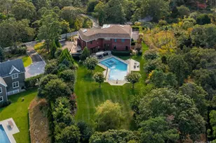 89 Old Canoe Place Rd, Hampton Bays, NY 11946 - Photo 22