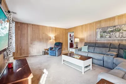 2846 Morgan Drive, Wantagh, NY 11793 - Photo 10