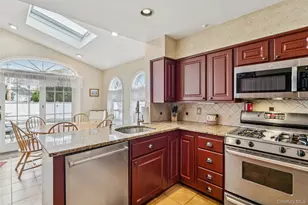 2846 Morgan Dr, Wantagh, NY 11793 - Photo 6