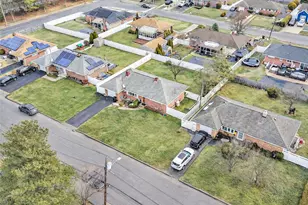 1097 Carll Dr, Bay Shore, NY 11706 - Photo 28