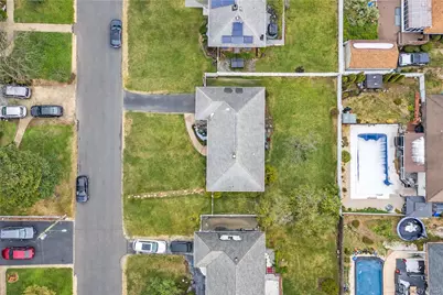 1097 Carll Drive, Bay Shore, NY 11706 - Photo 30
