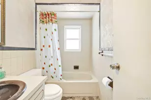 1097 Carll Dr, Bay Shore, NY 11706 - Photo 12