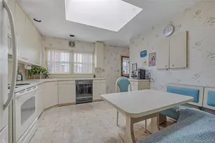 48 Lawrence St, New Hyde Park, NY 11040 - Photo 6