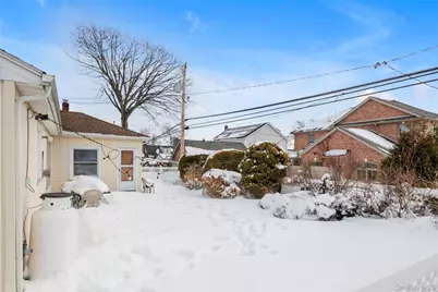 48 Lawrence Street, New Hyde Park, NY 11040 - Photo 18