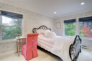 110 Birch Dr, East Hills, NY 11576 - Photo 18