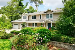 110 Birch Dr, East Hills, NY 11576 - Photo 2