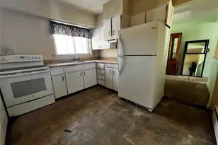 24 Lorraine Blvd, Poughkeepsie, NY 12603 - Photo 8