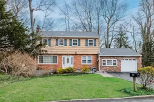 35 High Hills Ln, Huntington Station, NY 11746 - Photo 34