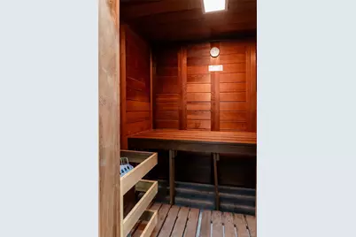 188 E 70th Street #8B, New York, NY 10021 - Photo 10