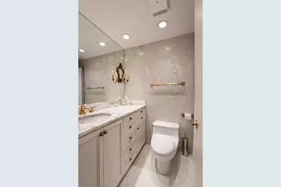 188 E 70th Street #8B, New York, NY 10021 - Photo 4