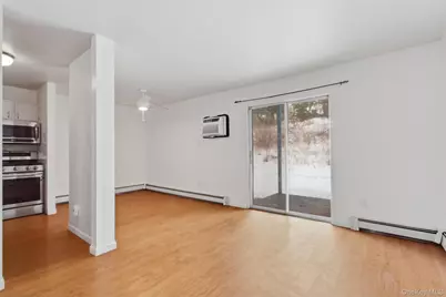 8 Ivy Court #B, Fishkill, NY 12524 - Photo 4
