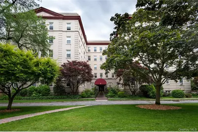4 Park Lane #2C, Mount Vernon, NY 10552 - Photo 1
