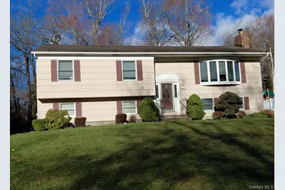 557 Babbling Brook Lane, Valley Cottage, NY 10989 - Photo 2