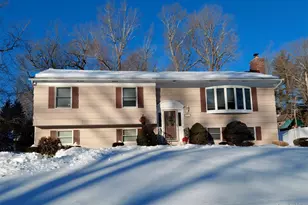 557 Babbling Brook Ln, Valley Cottage, NY 10989 - Photo 2