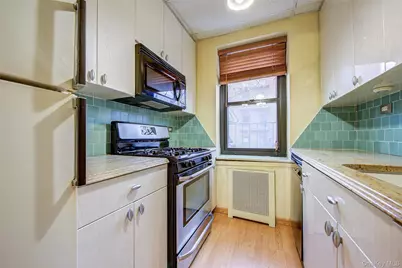 3240 91 Street #309, East Elmhurst, NY 11369 - Photo 6