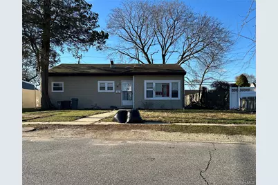 14 Chevy Chase, Amityville, NY 11701 - Photo 2