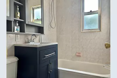 3 Roslyn Heights Streets #1 G, Roslyn Heights, NY 11577 - Photo 4