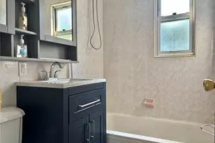 3 Roslyn Heights Streets, Roslyn Heights, NY 11577 - Photo 4