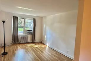 3 Roslyn Heights Streets, Roslyn Heights, NY 11577 - Photo 6