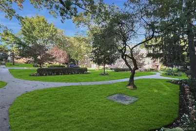 3 Edwards Street #1 G, Roslyn Heights, NY 11577 - Photo 18