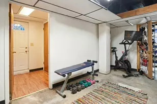 100 Elizabeth St, Floral Park, NY 11001 - Photo 18