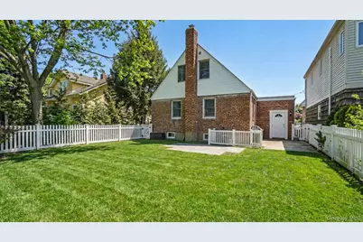 100 Elizabeth Street, Floral Park, NY 11001 - Photo 24