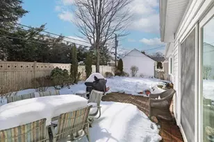 16 Wright Rd, Rockville Centre, NY 11570 - Photo 18