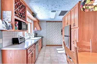 16 Hempstead Street, Holtsville, NY 11742 - Photo 12